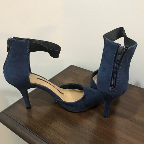 Designer Shoes - Picture 2 of 2